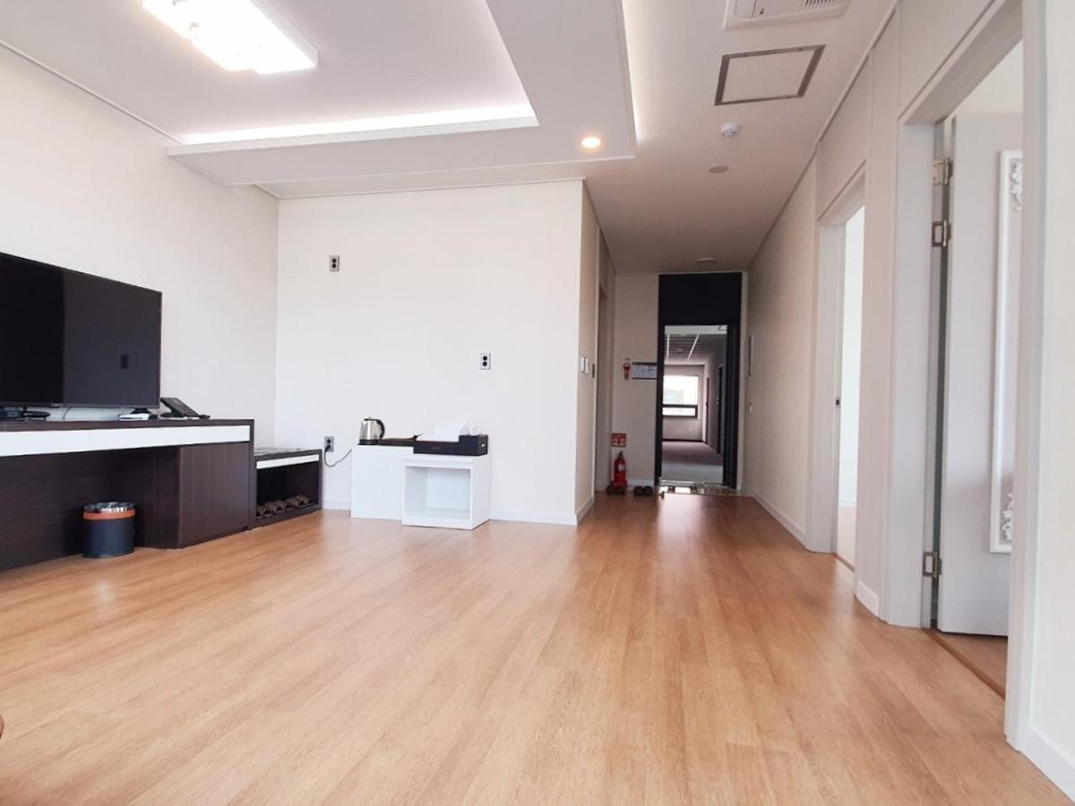 Hotel Wooin Mokpo Extérieur photo